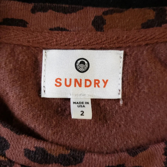 SunDry Leopard Print Drapey Crewneck Sweatshirt Women’s 2 - Picture 6 of 8